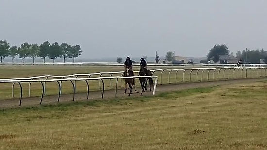 Colwood & Eevilynn Drew on the Round Canter